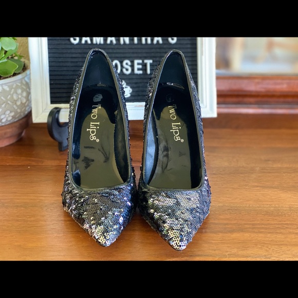 High Heels and Matching handbag. Silver and Black. - Picture 3 of 6